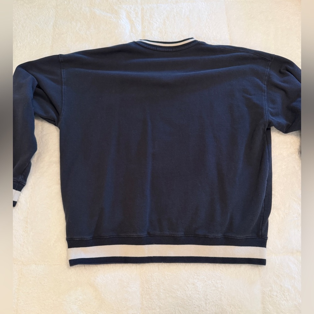 Brandy Melville Vintage Inspired Crewneck Sweatshirt - Picture 3 of 4